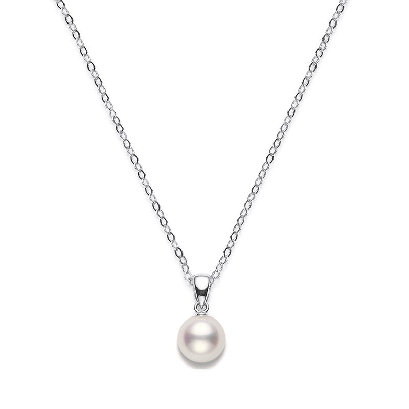 Classic Pearl Pendant in White Gold